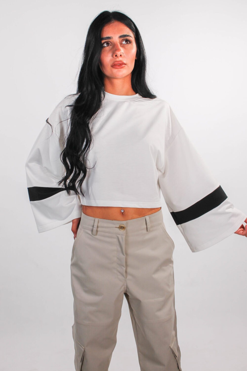THE SHIFT CROPPED SWEATSHIRT - Image 3