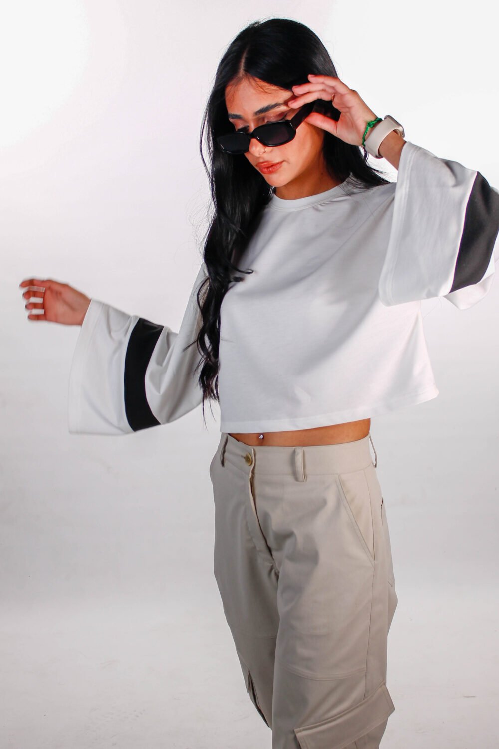THE SHIFT CROPPED SWEATSHIRT - Image 5